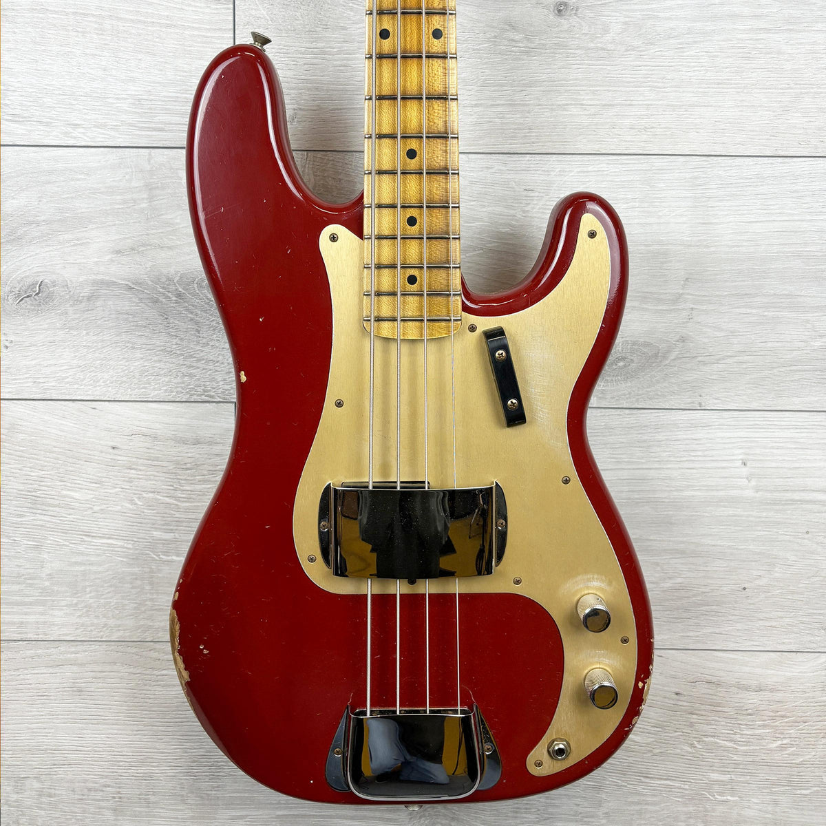 FENDER Custom Shop Limited Edition P-Jazz Bass Relic, 1-Piece Quartersawn Maple Neck Fingerboard, Aged Cimarron Red