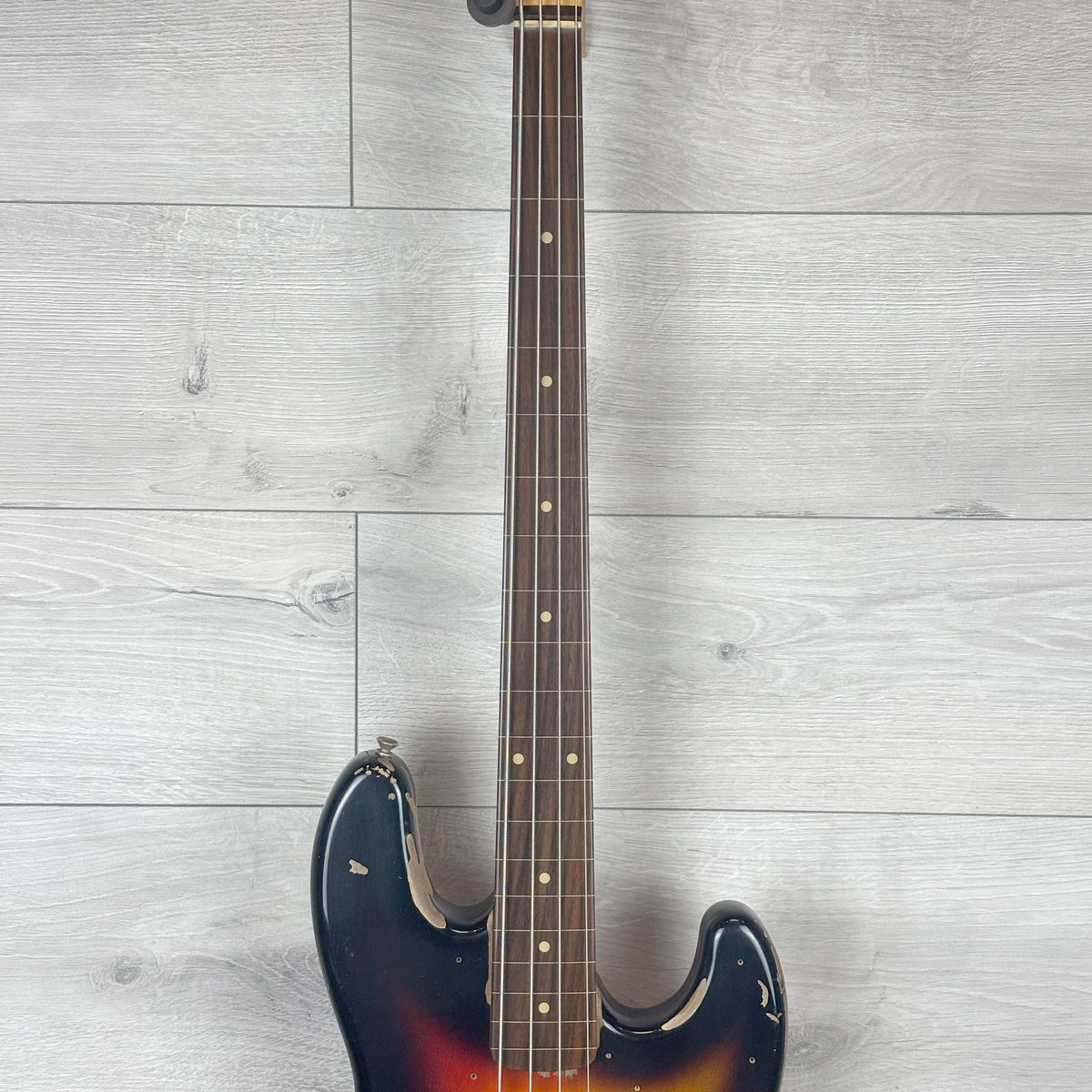 FENDER Custom Shop Jaco Pastorius Tribute Fretless Jazz Bass, Rosewood Fingerboard, 3-Color Sunburst
