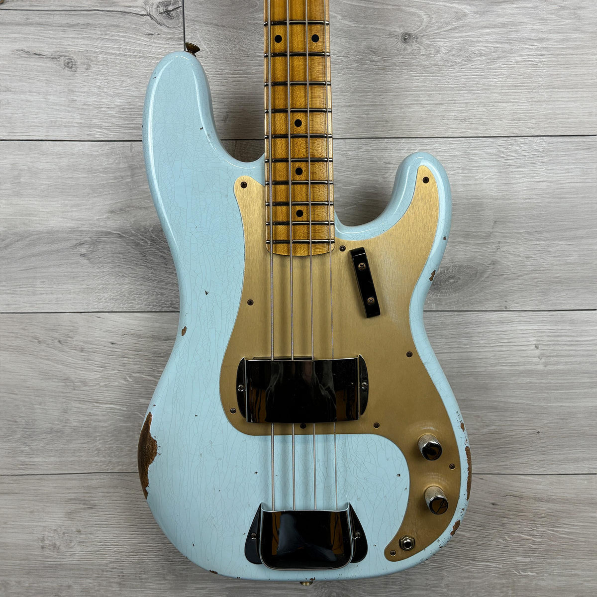 FENDER Custom Shop 1958 Precision Bass Relic, 1-Piece Quartersawn Maple Neck Fingerboard, Aged Sonic Blue
